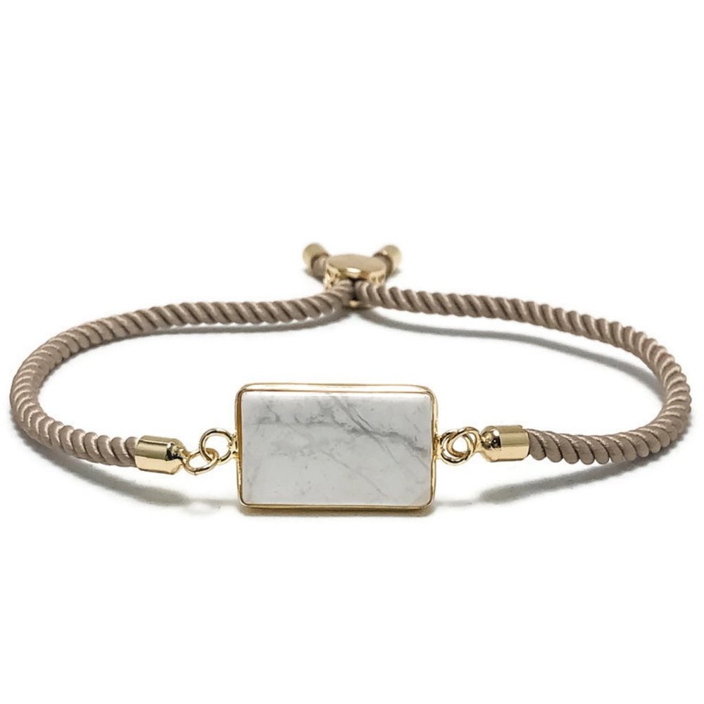 🎉NWT Full Circle Adjustable Slide Bead Box Chain Gold White Howlite Bracelet